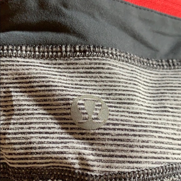 Lululemon knee cropped leggings - Picture 3 of 3
